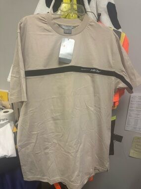 Nike Men’s Beige Short-Sleeve Crew Tee with Black Chest Stripe